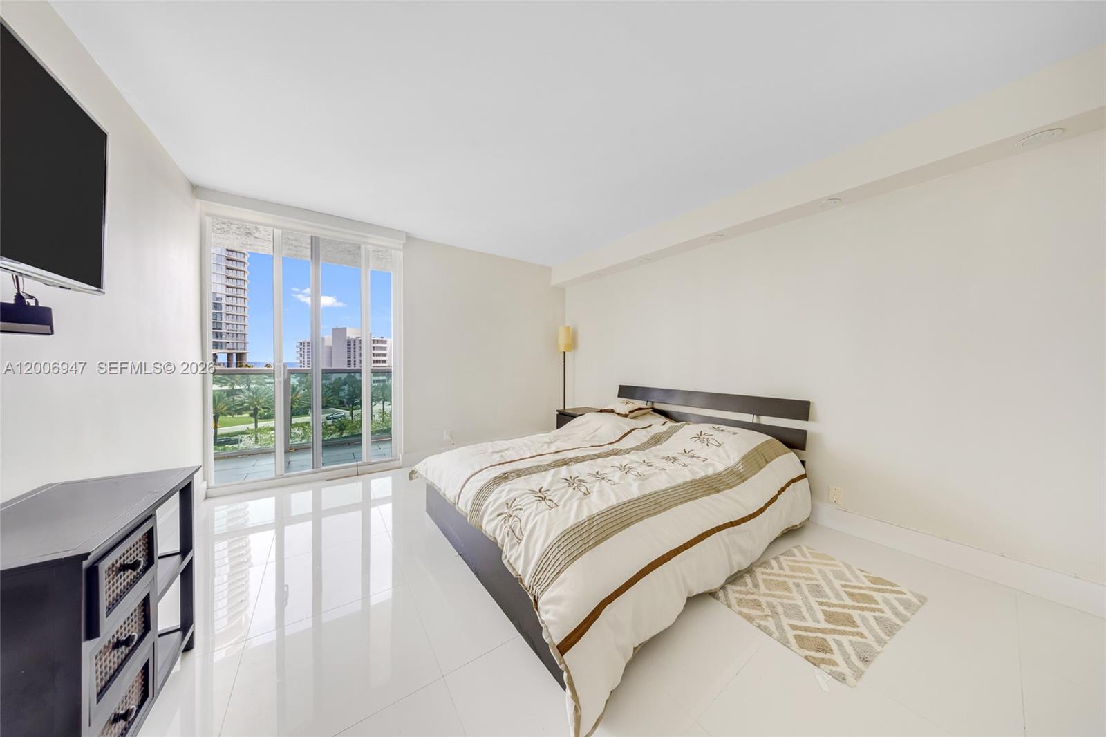 image Arlen House East13