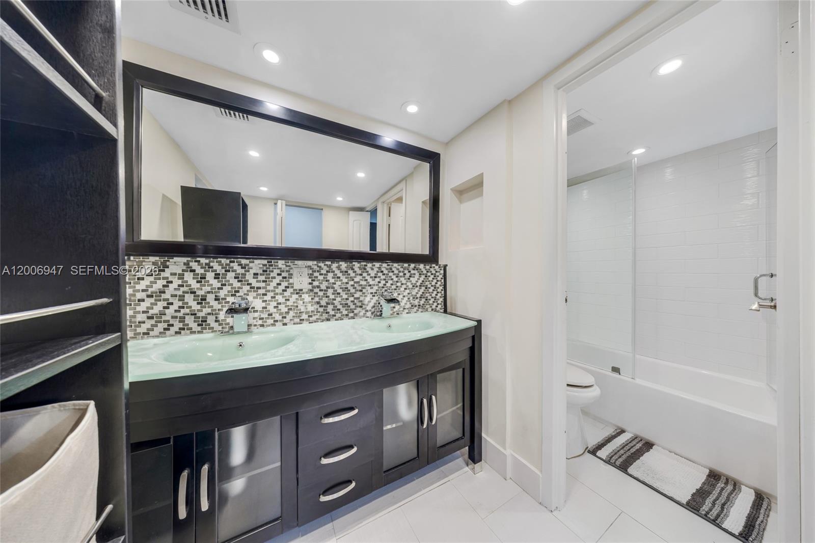 image Arlen House East20