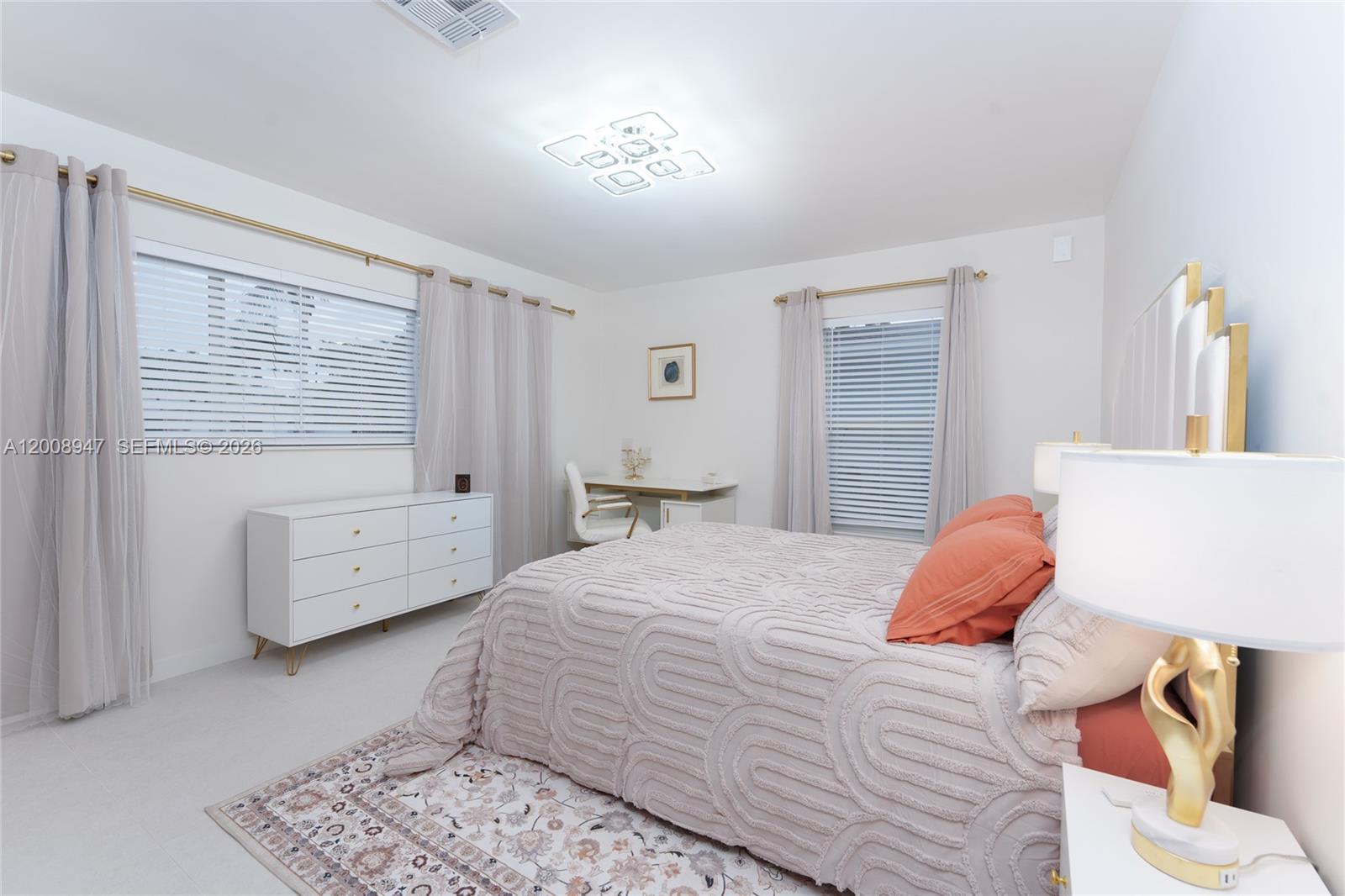 5419 NE 22nd Ave Fort Lauderdale, FL 33308