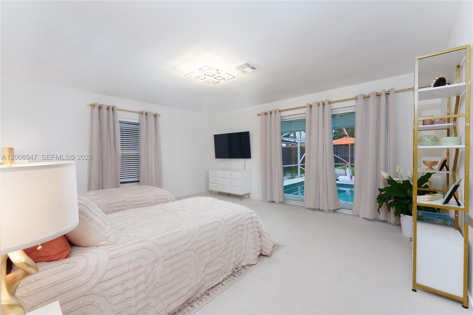 5419 NE 22nd Ave Fort Lauderdale, FL 33308