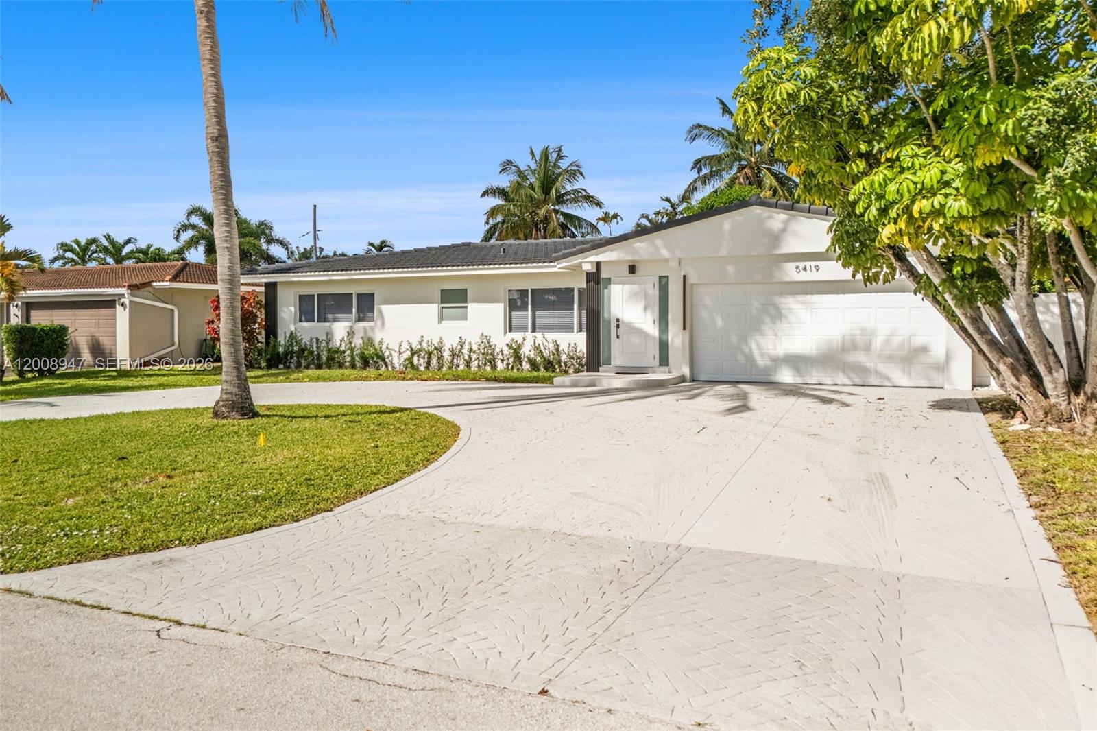 5419 NE 22nd Ave Fort Lauderdale, FL 33308