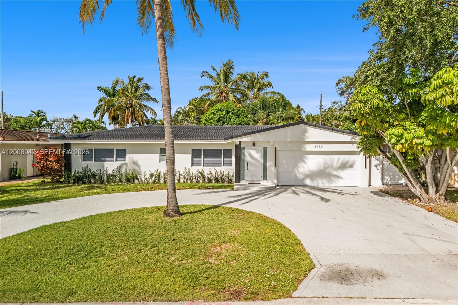 5419 NE 22nd Ave Fort Lauderdale, FL 33308