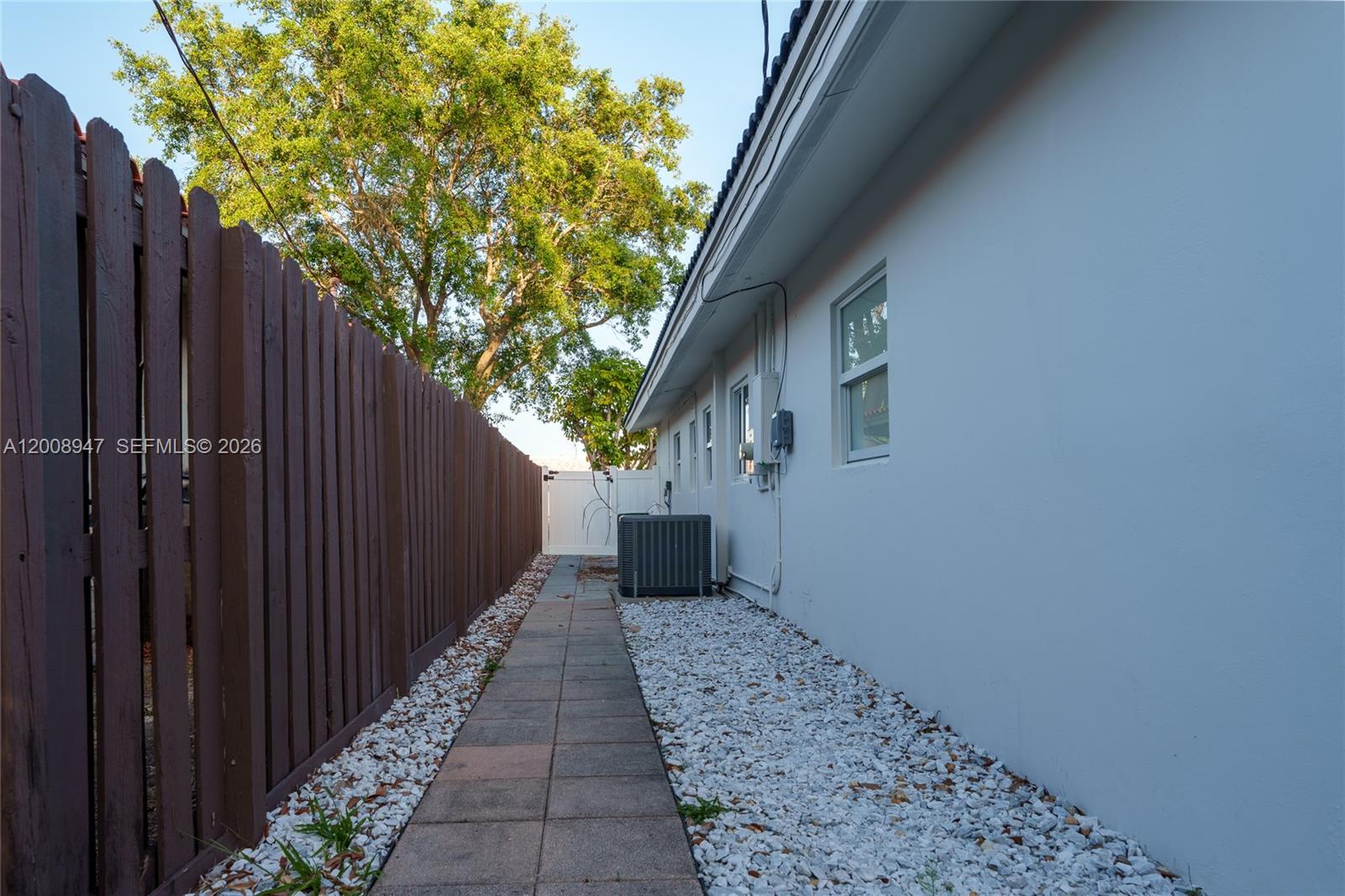 5419 NE 22nd Ave Fort Lauderdale, FL 33308