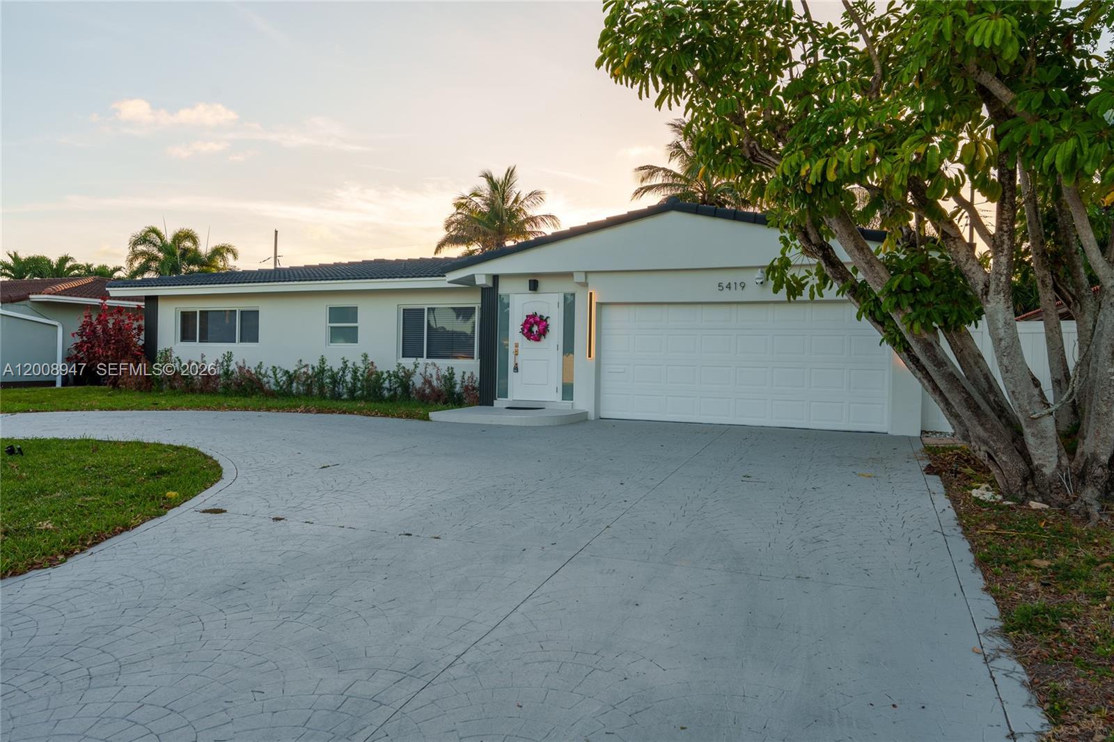 5419 NE 22nd Ave Fort Lauderdale, FL 33308