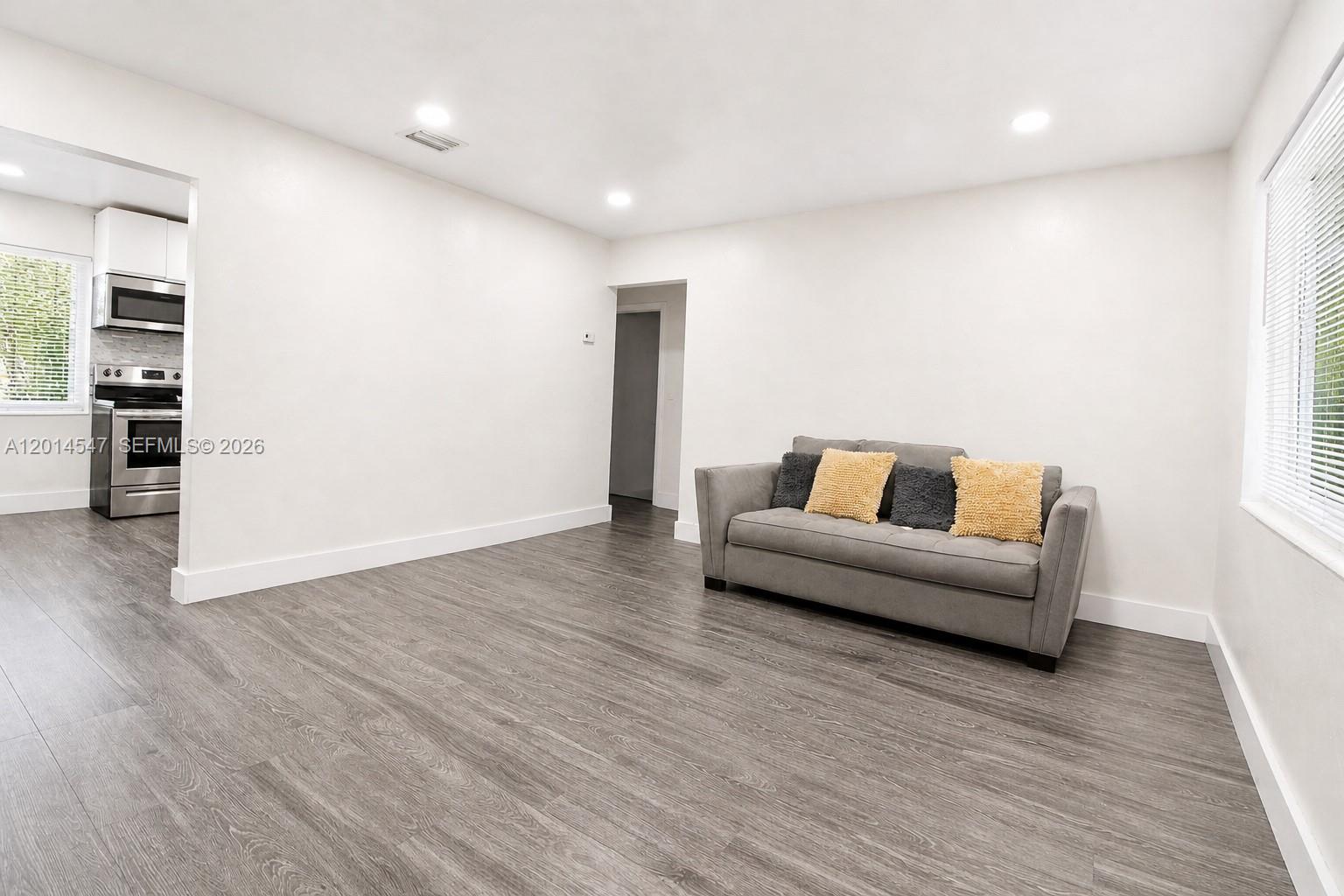 1631 NW 114th St Miami, FL 33167