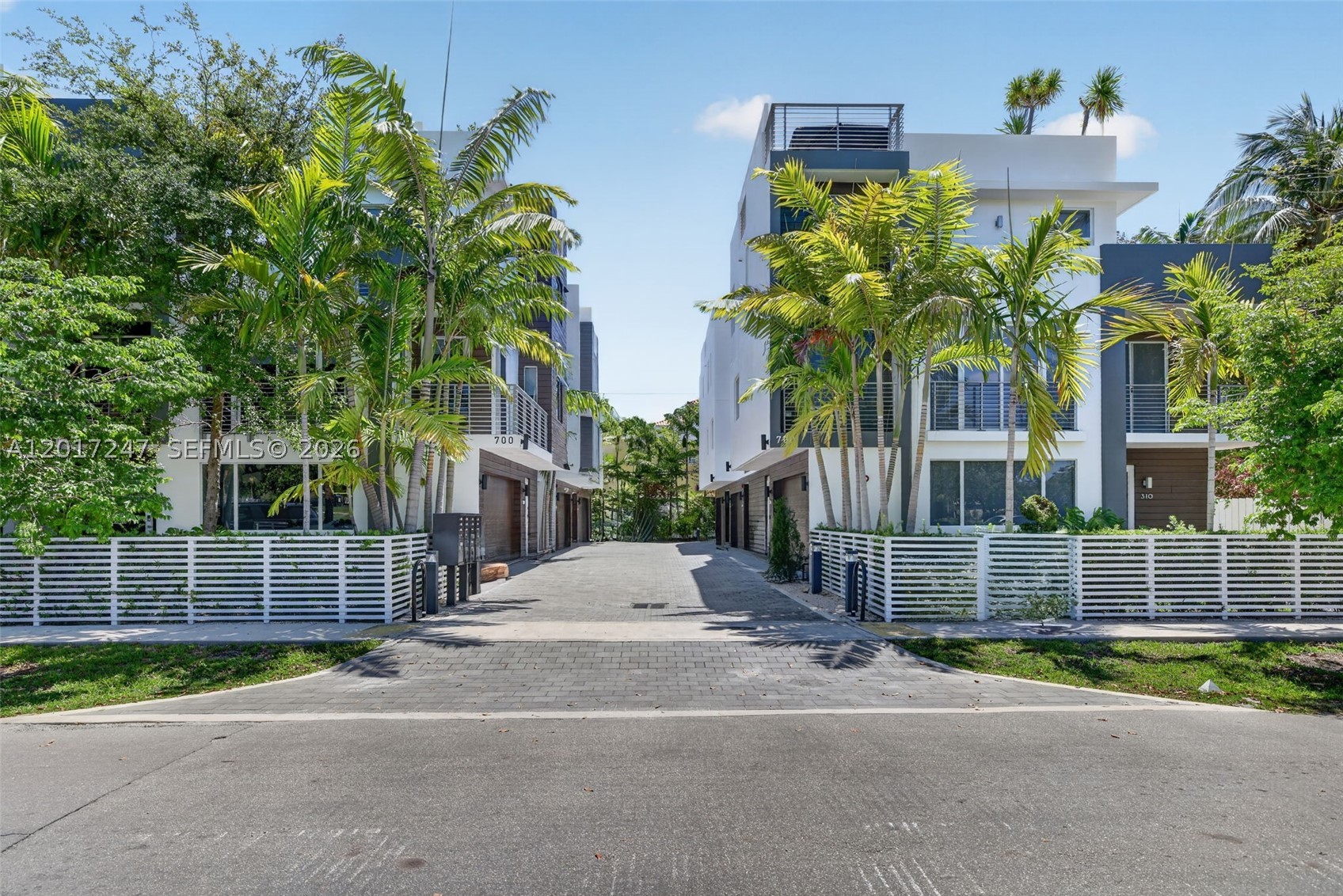 700 NE 14th Ave #311