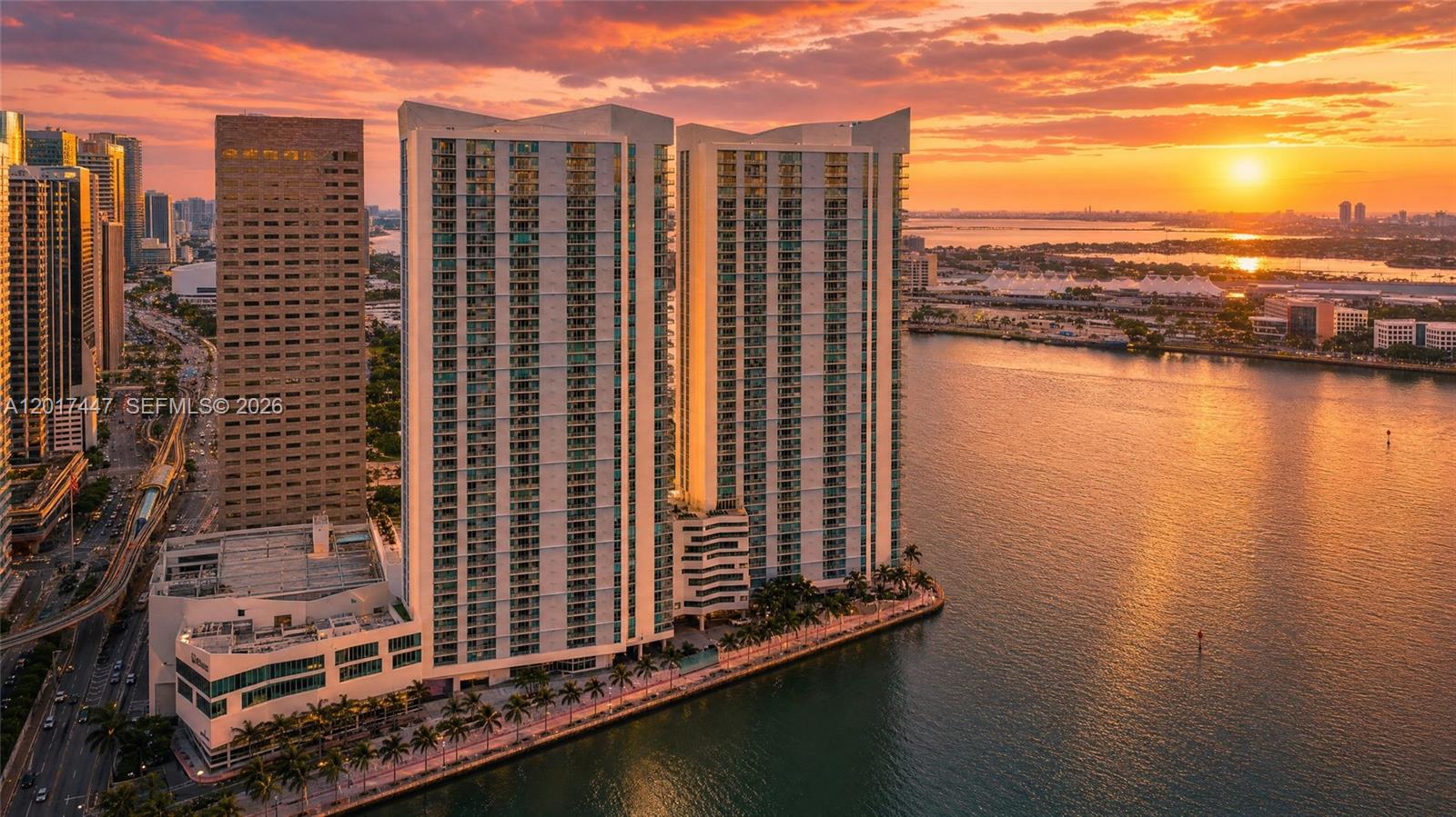 325 S Biscayne Blvd #UPH24