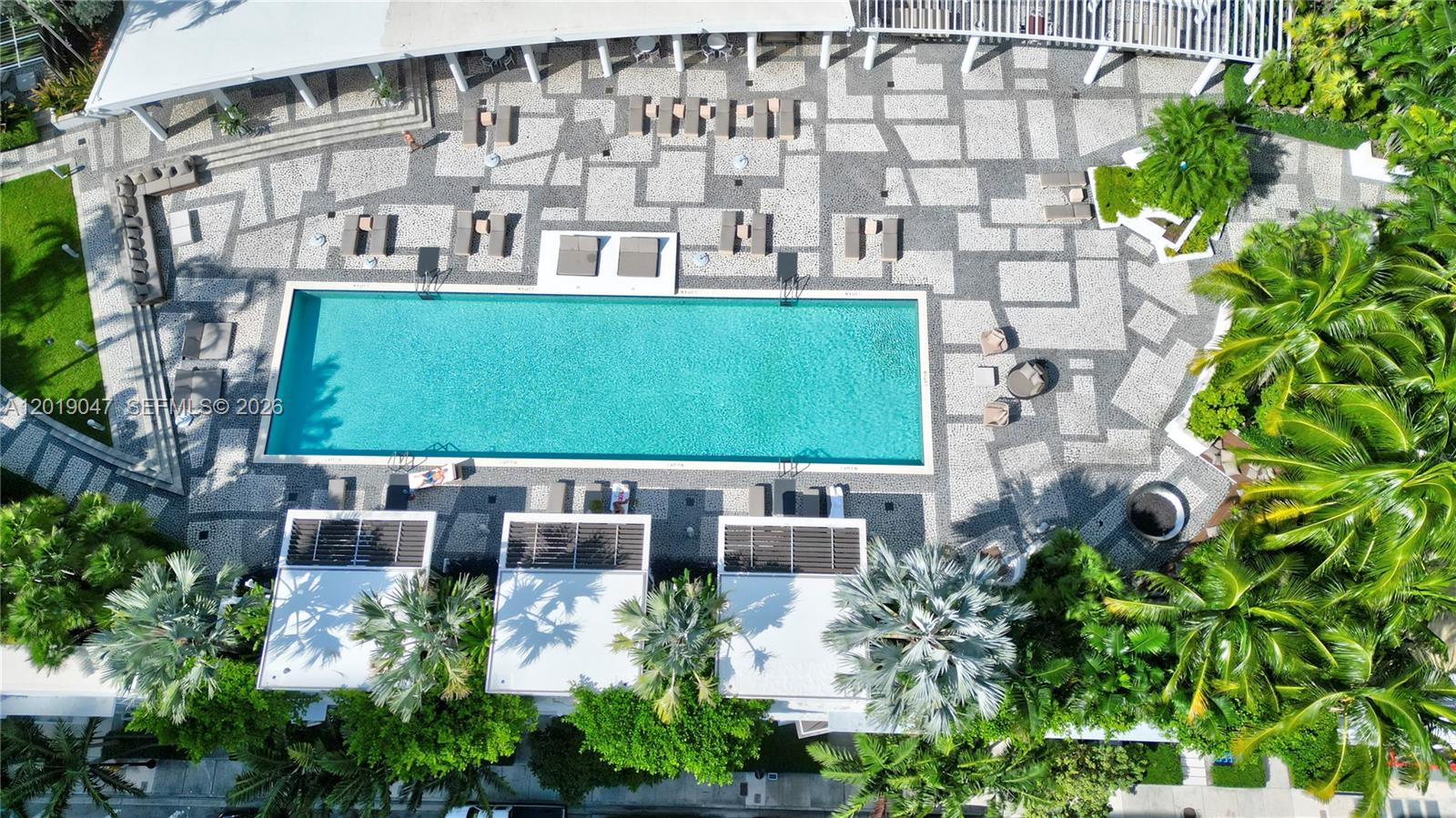 image Paramount Bay11