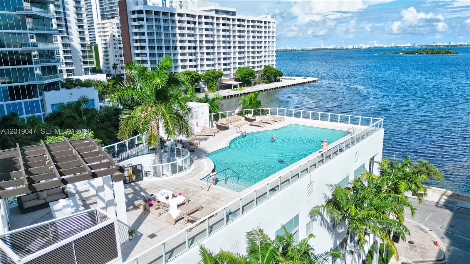 image Paramount Bay13