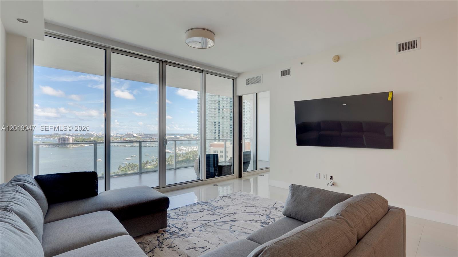 image Paramount Bay27