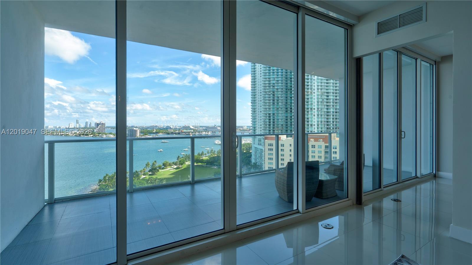 image Paramount Bay29