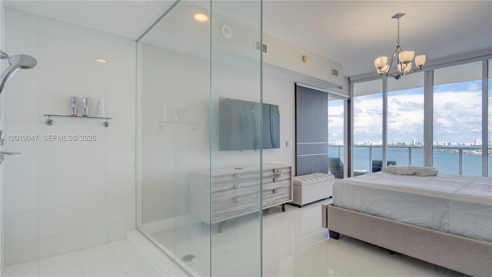image Paramount Bay44