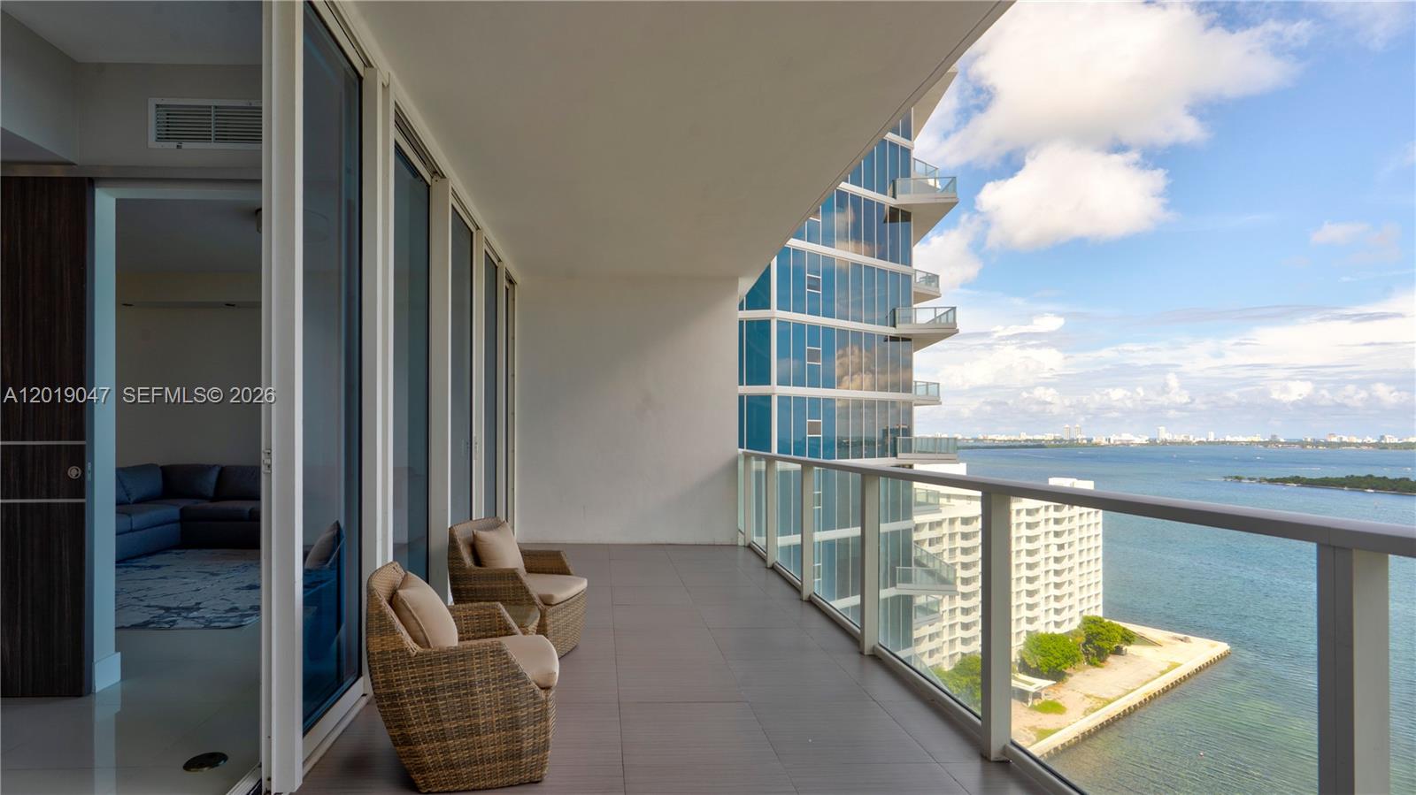 image Paramount Bay47