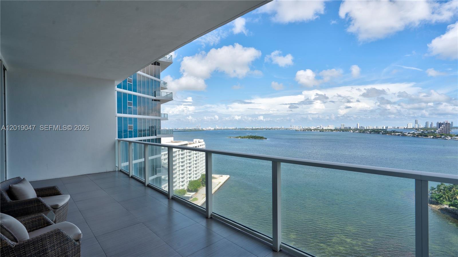 image Paramount Bay48