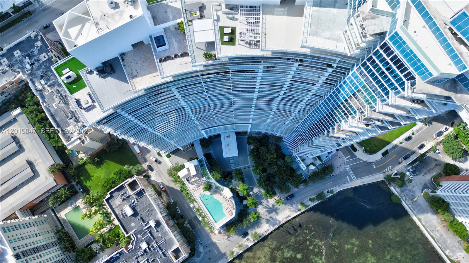 image Paramount Bay6