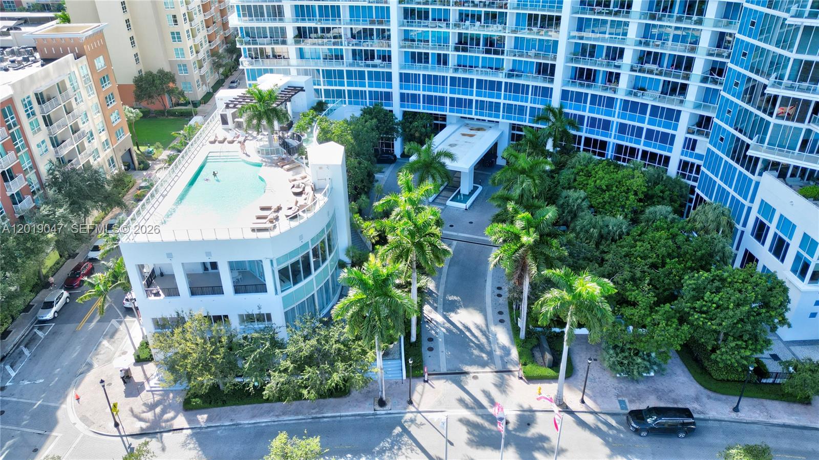 image Paramount Bay7
