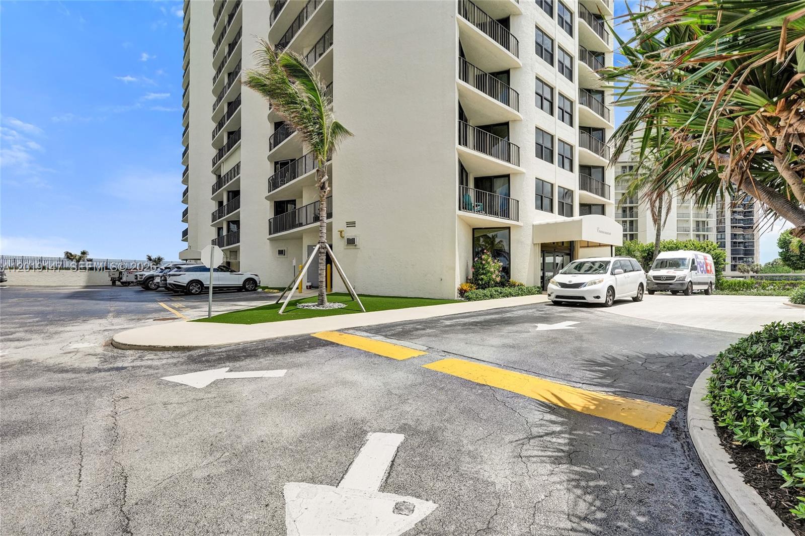 5420 N Ocean Dr #2201 Singer Island, FL 33404