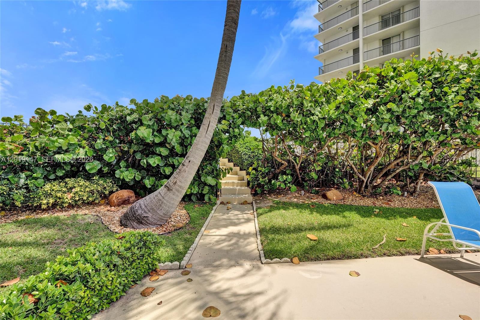 5420 N Ocean Dr #2201 Singer Island, FL 33404