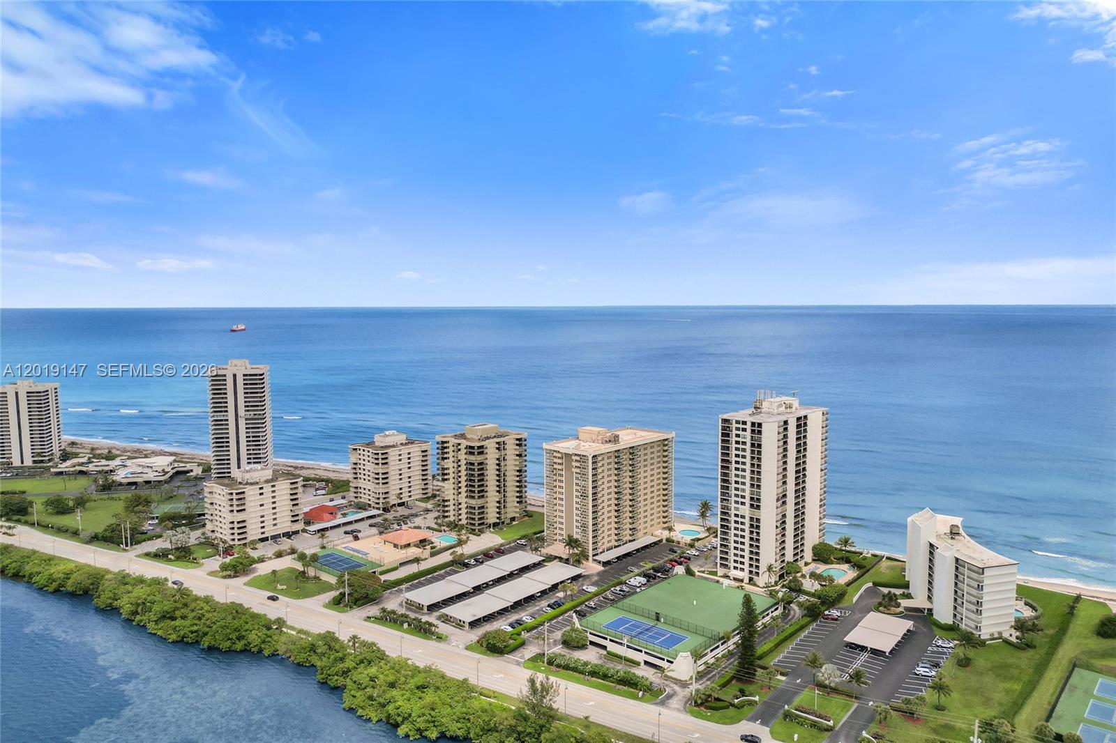 5420 N Ocean Dr #2201 Singer Island, FL 33404