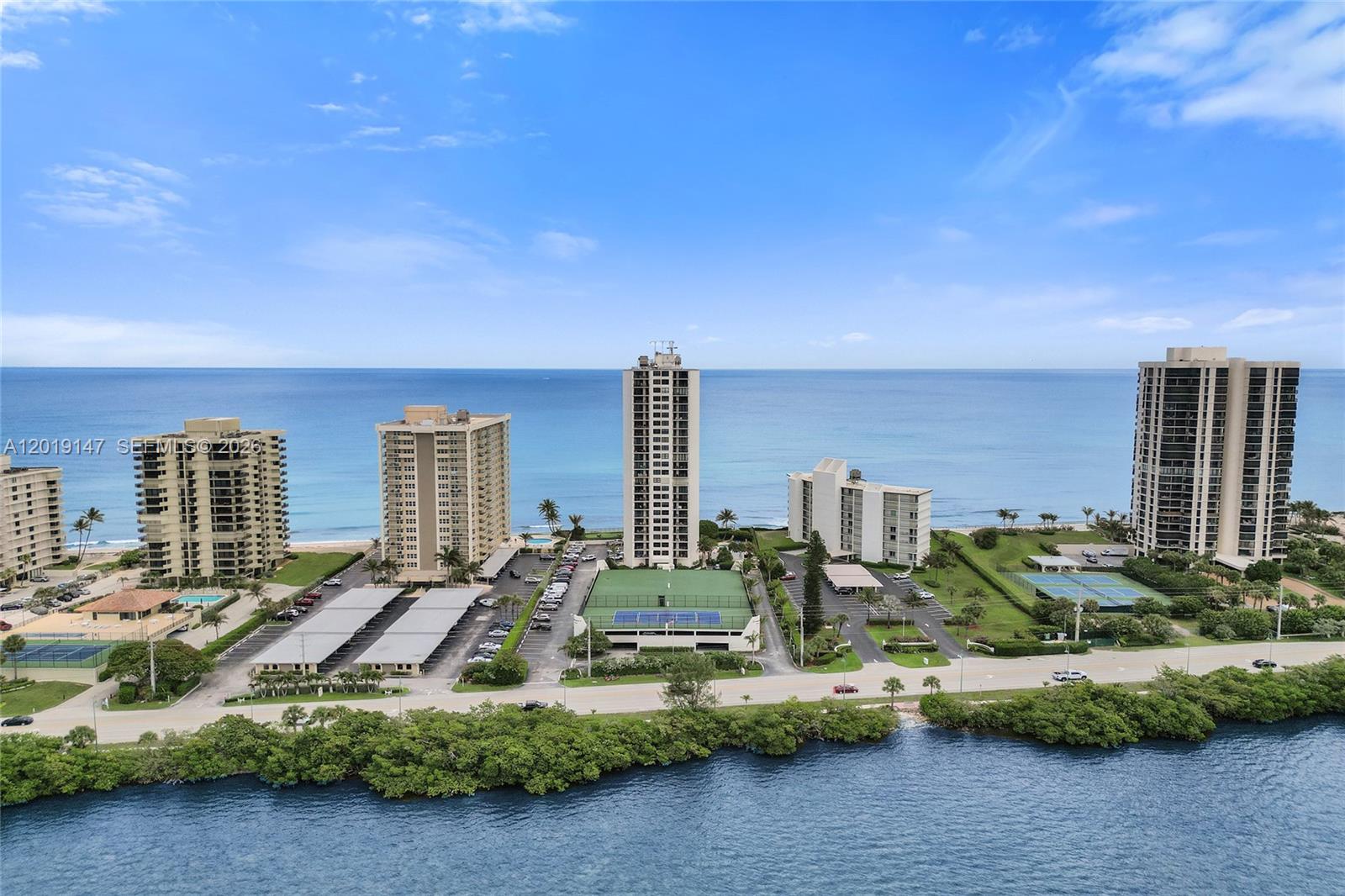5420 N Ocean Dr #2201 Singer Island, FL 33404