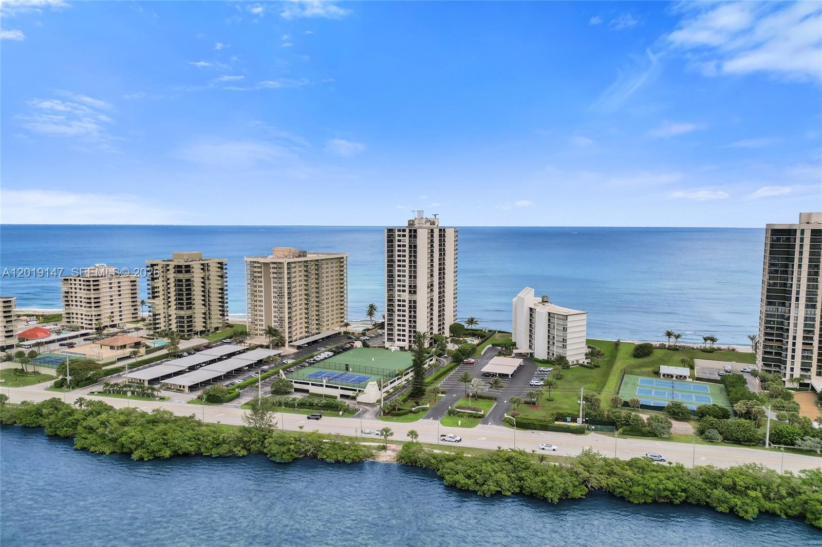 5420 N Ocean Dr #2201 Singer Island, FL 33404