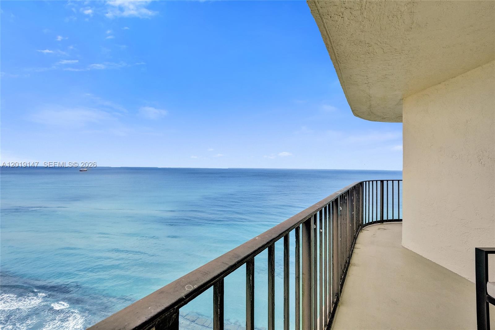 5420 N Ocean Dr #2201 Singer Island, FL 33404