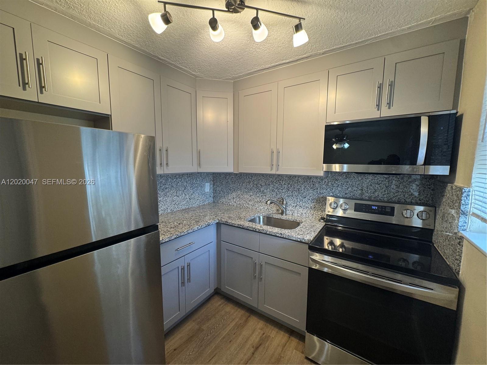 707 S 19th Ave #2