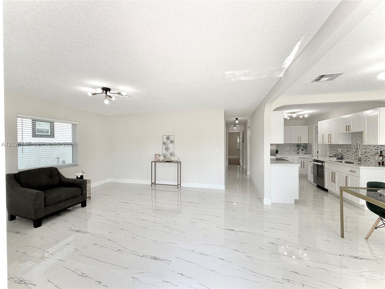 1555 NW 6th Ave Pompano Beach, FL 33060