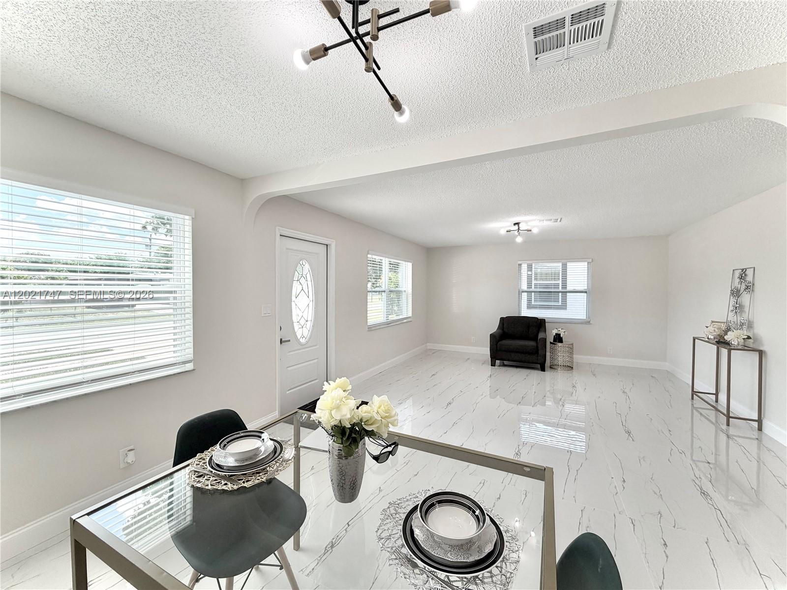 1555 NW 6th Ave Pompano Beach, FL 33060