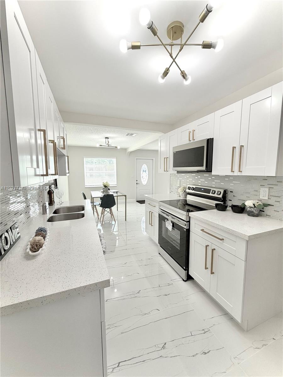 1555 NW 6th Ave Pompano Beach, FL 33060