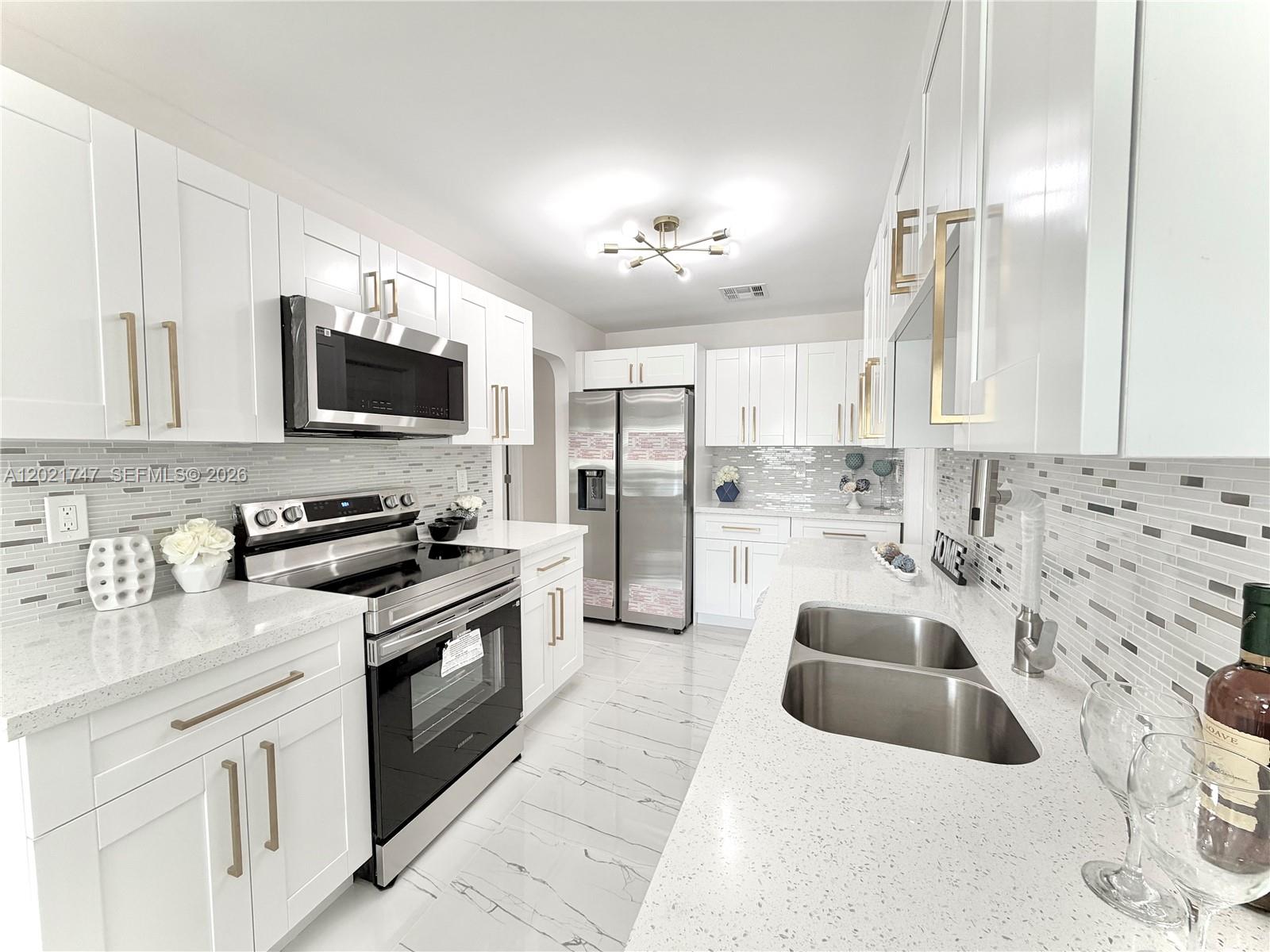 1555 NW 6th Ave Pompano Beach, FL 33060