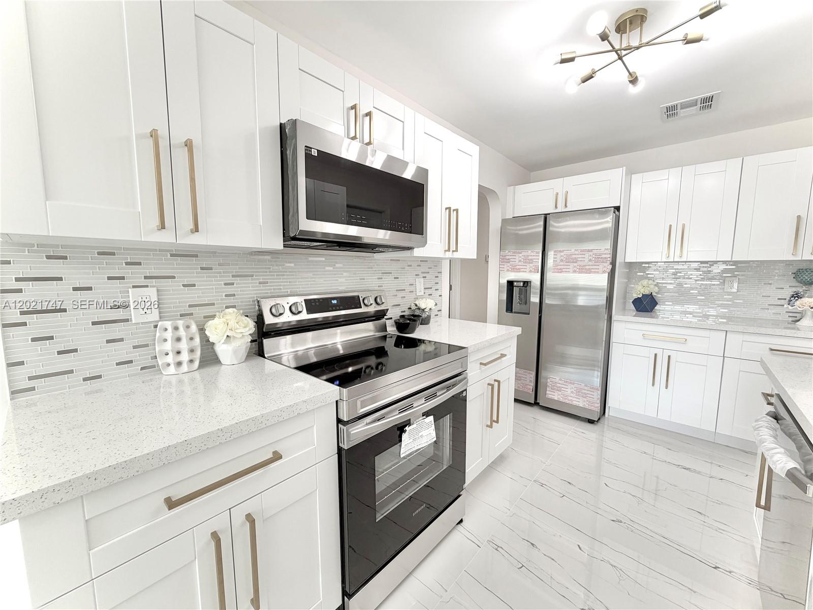 1555 NW 6th Ave Pompano Beach, FL 33060