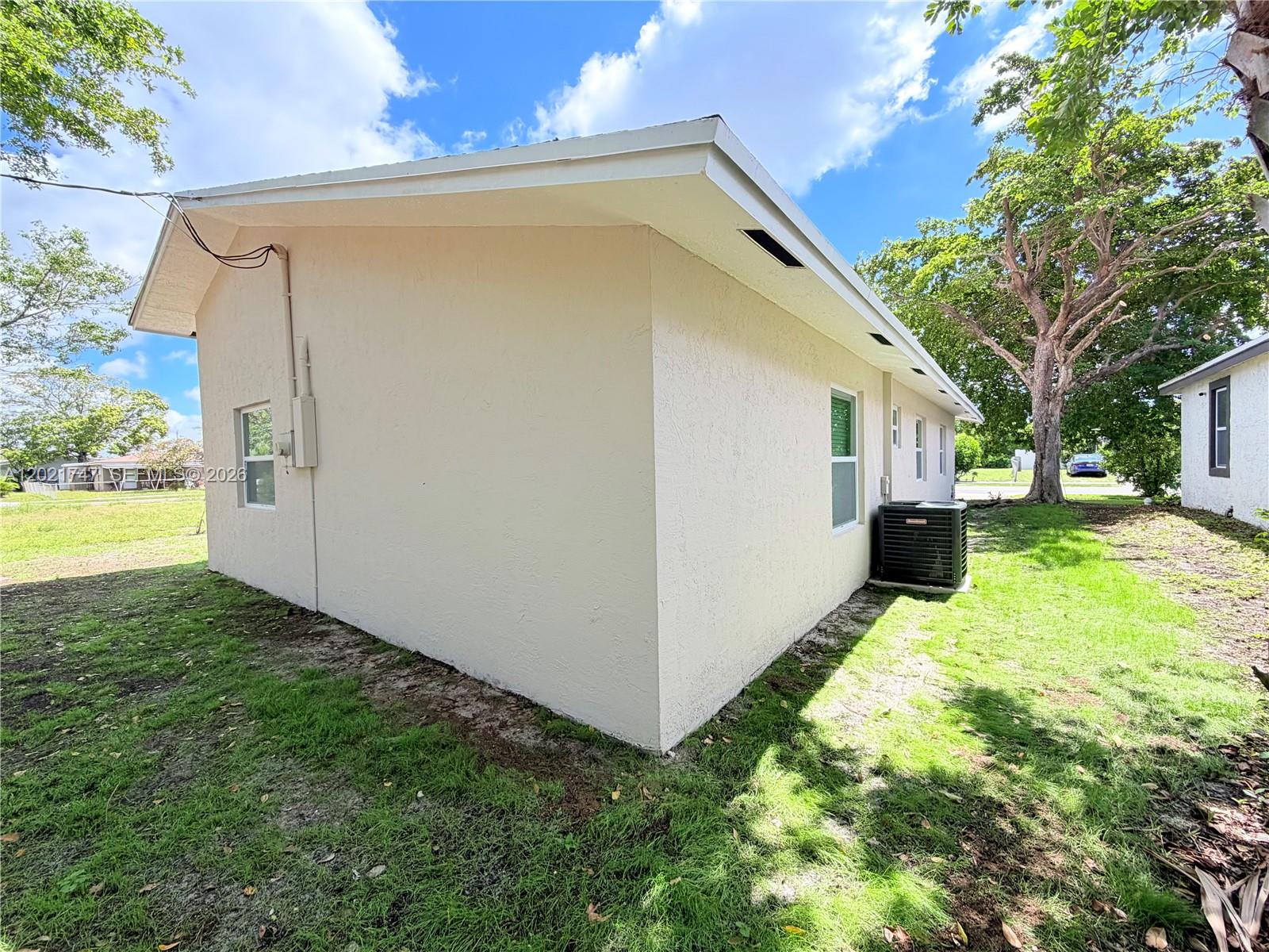 1555 NW 6th Ave Pompano Beach, FL 33060