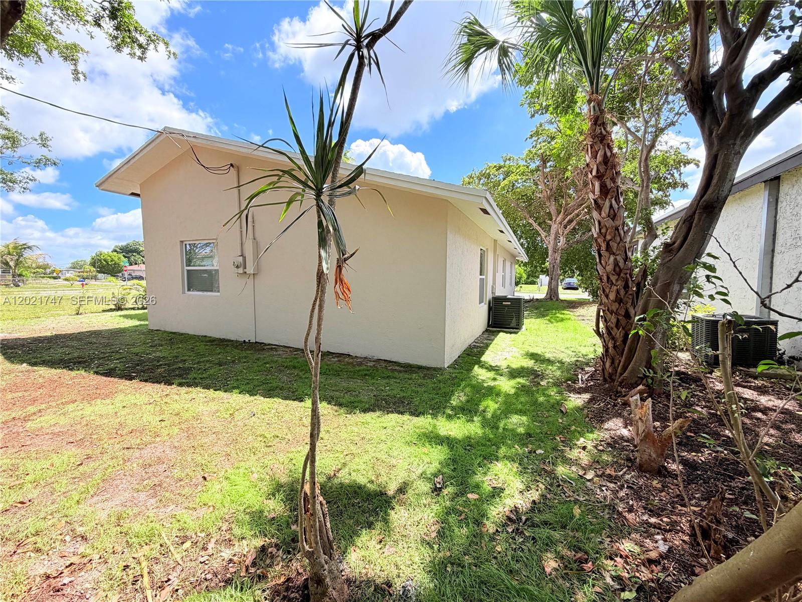 1555 NW 6th Ave Pompano Beach, FL 33060