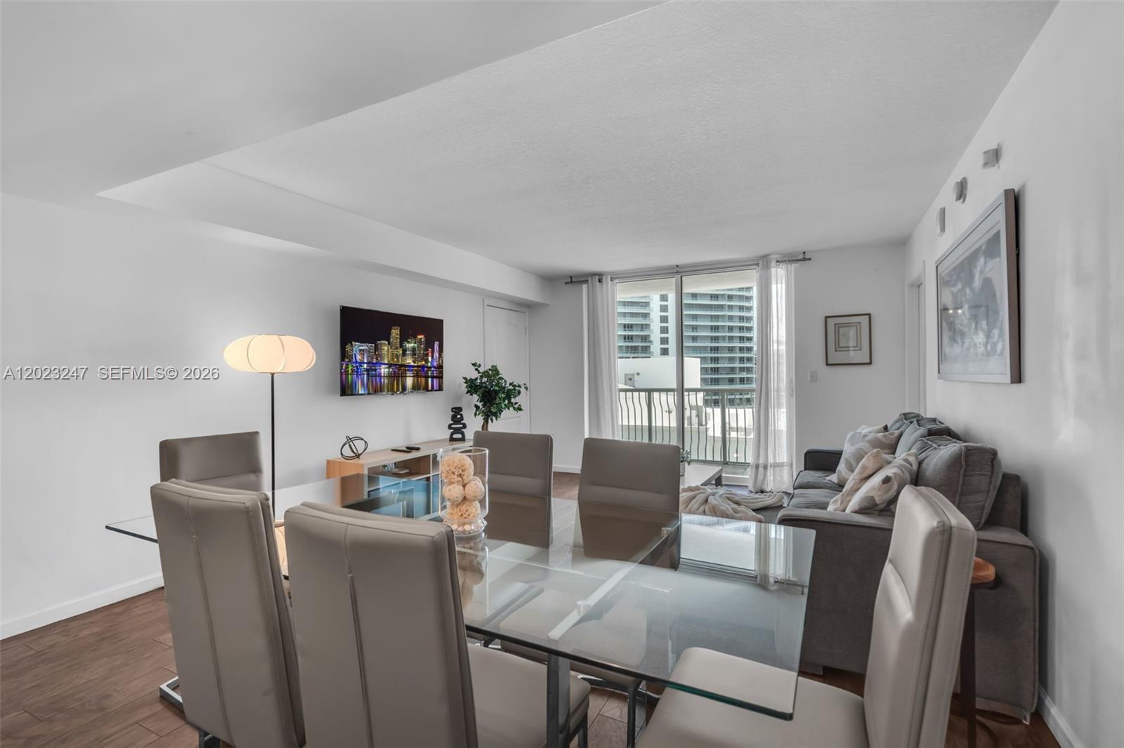 image The Club at Brickell Bay9