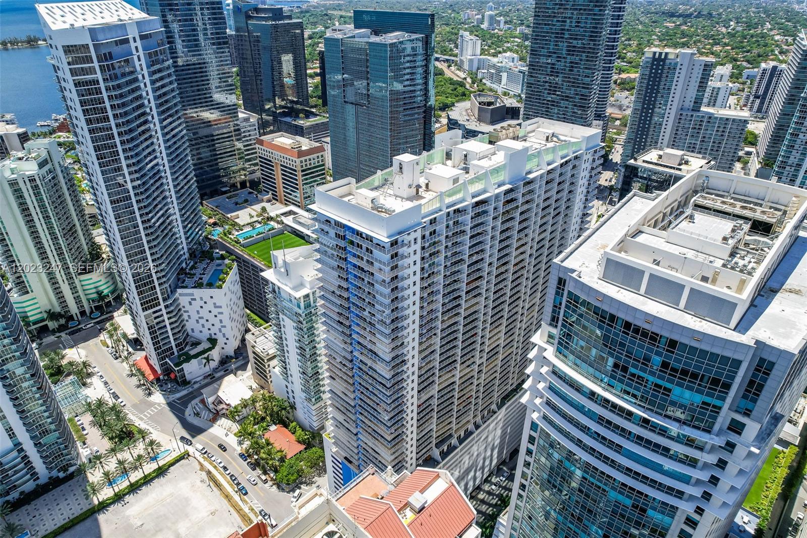 image The Club at Brickell Bay39