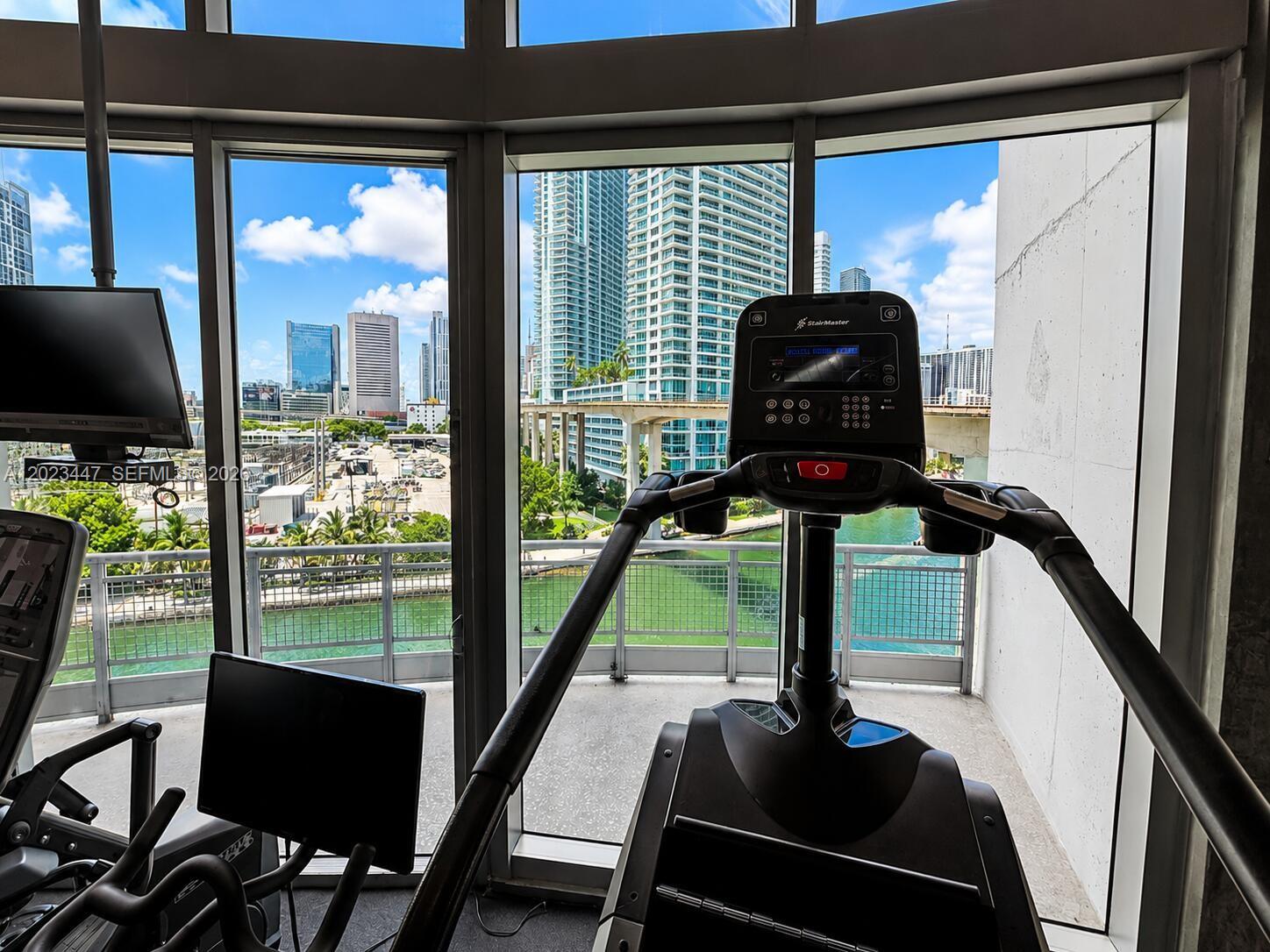 690 SW 1st Ct #2314 Miami, FL 33130