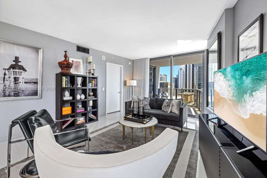 31 SE 6th St #2101 Miami, FL 33131