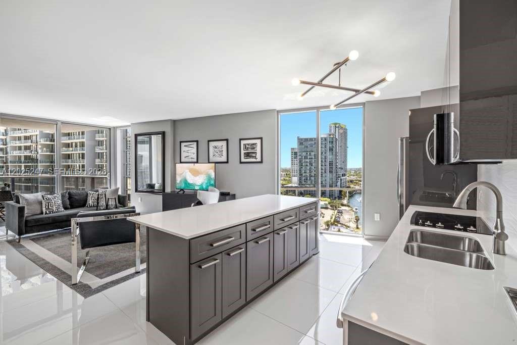 31 SE 6th St #2101 Miami, FL 33131