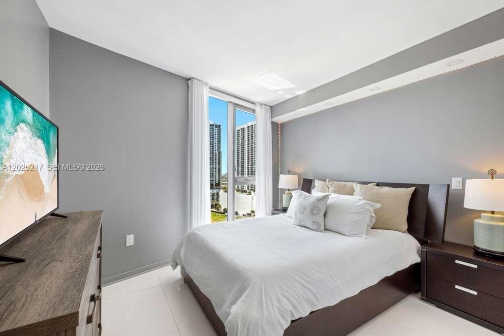 31 SE 6th St #2101 Miami, FL 33131