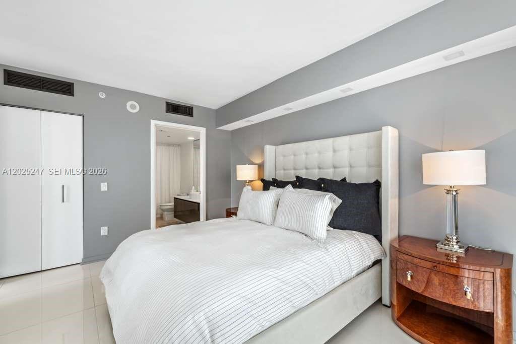 31 SE 6th St #2101 Miami, FL 33131