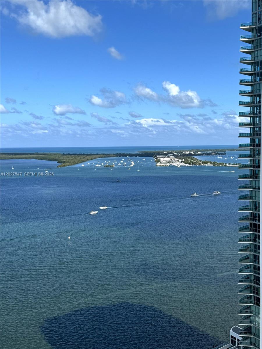 1200 Brickell Bay Dr #3903