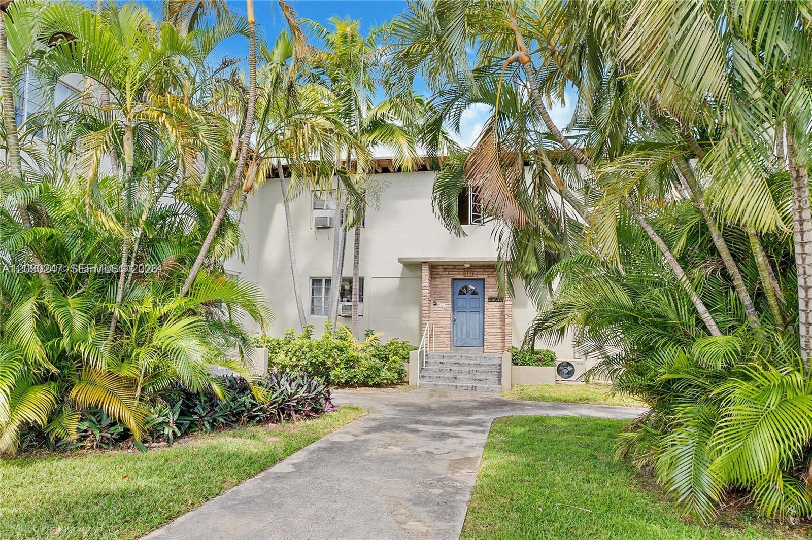 8320 Crespi Blvd #11