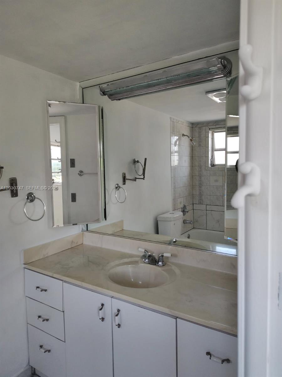 200 NE 12th Ave #1C Hallandale Beach, FL 33009
