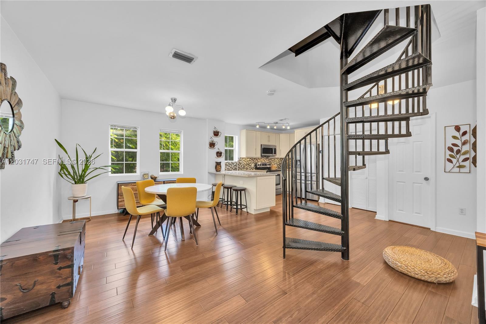 2850 Coconut #15 Miami, FL 33133