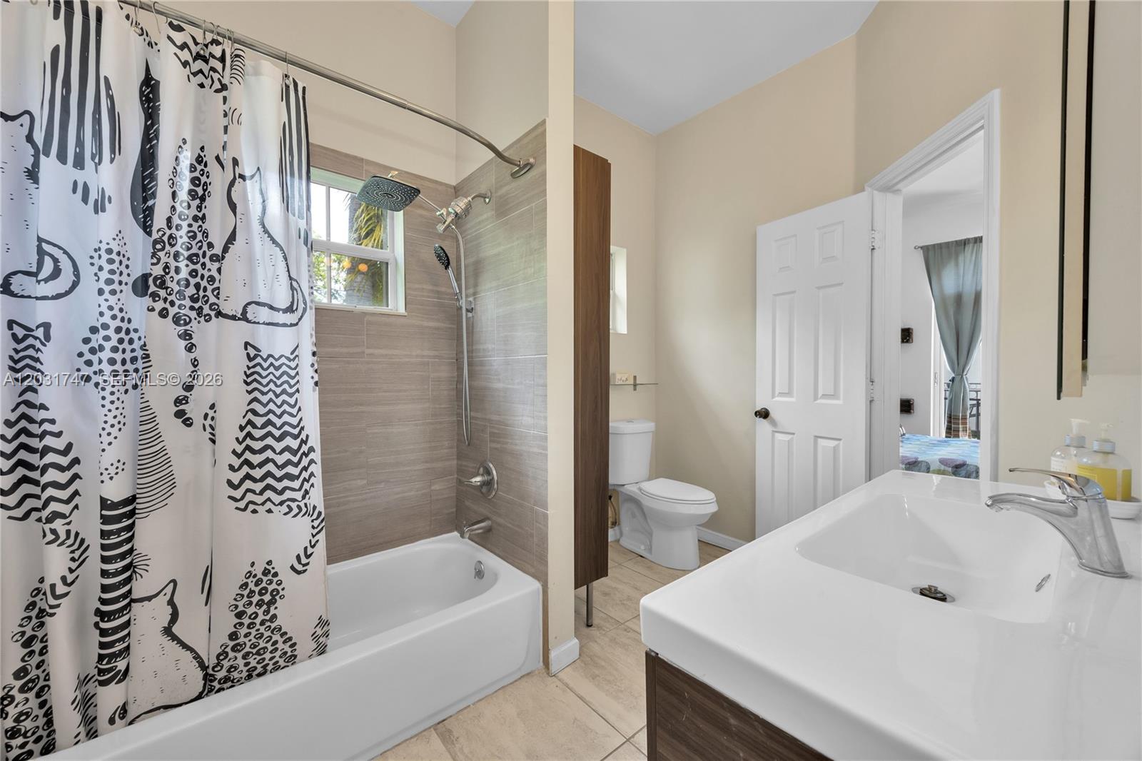 2850 Coconut #15 Miami, FL 33133