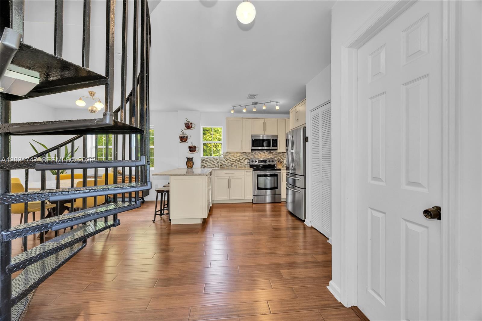 2850 Coconut #15 Miami, FL 33133
