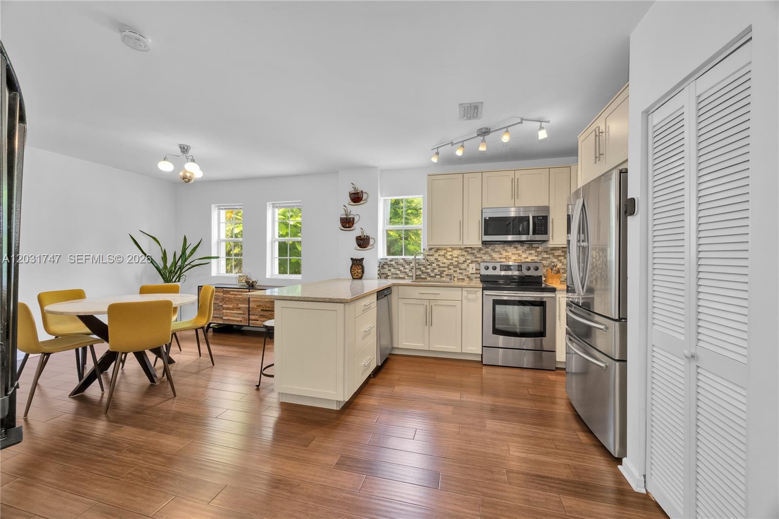2850 Coconut #15 Miami, FL 33133