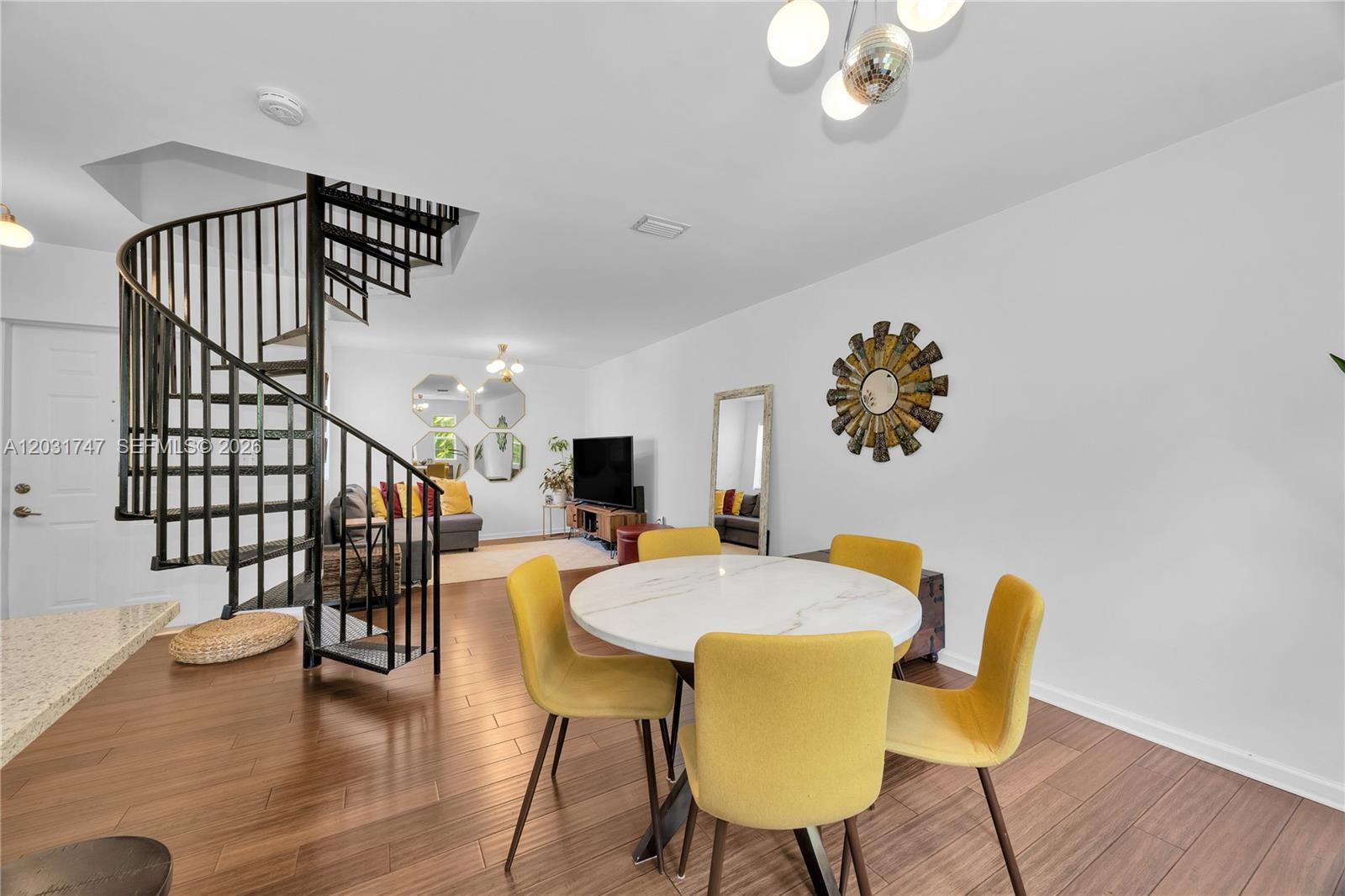 2850 Coconut #15 Miami, FL 33133