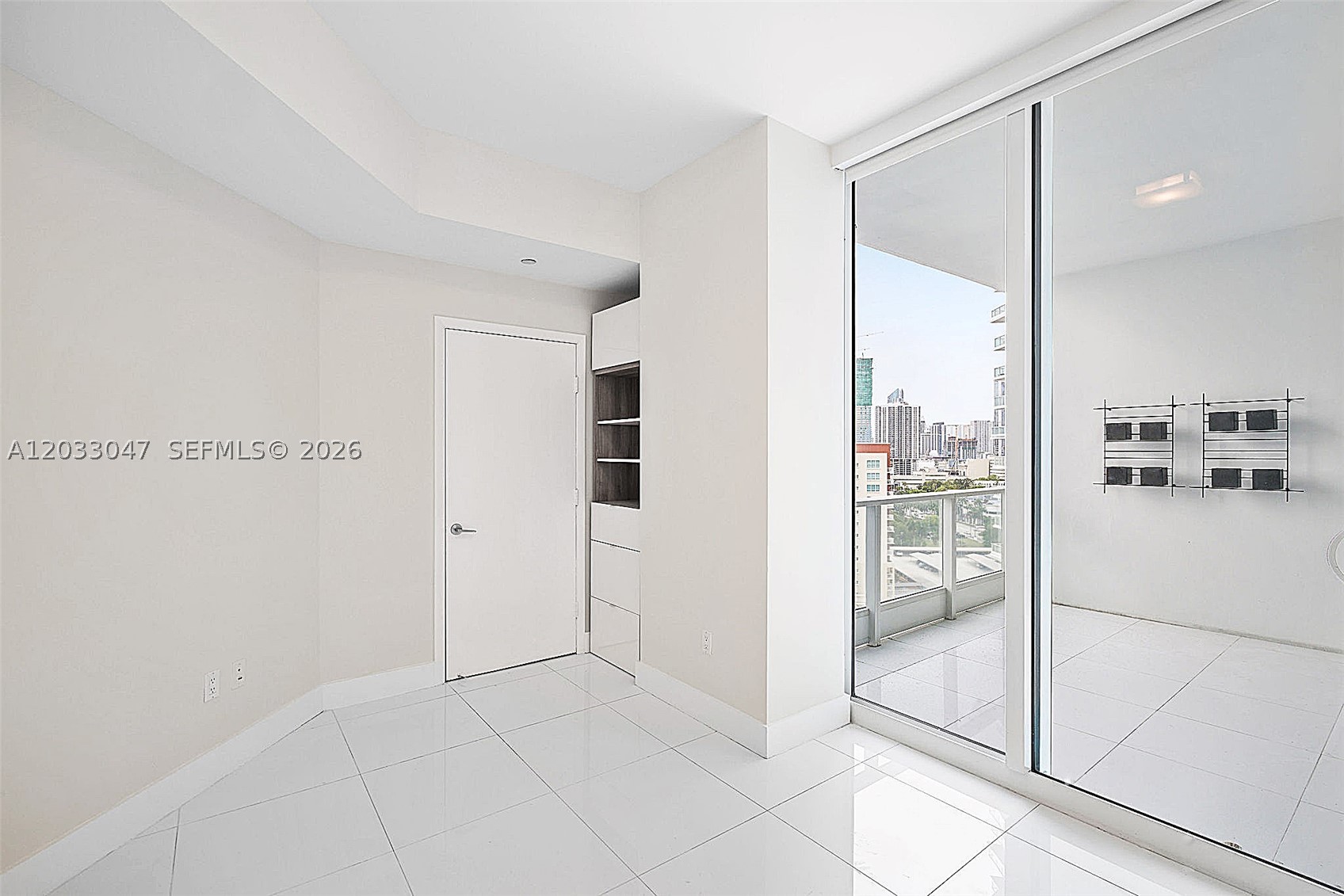 image Paramount Bay10